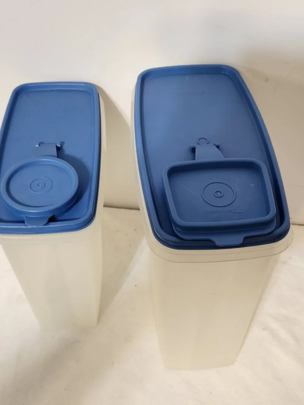 2 Vintage Tupperware Modular Mates Super Cereal Keepers w/ Lids 1588-5 & 469-15